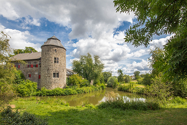 Ratingen, Vertrauen, Kunden, Wachstum, Immobilien, Makler, Haus, Wohnung, Eigentumswohnung, Kauf, Miete, verkaufen, vermieten, Düsseldorf, Düsseldorf-Nord, Düsseldorfer Norden, Duisburg, Duisburg-Süd, Duisburger Süden, Eigentümer, Eigentum, Vermietung, Vermieter, Immobiliensuche, suchen, Immobilienmakler, real estate agency, real estate agent, Haus kaufen, Haus mieten, Wohnung kaufen, Wohnung mieten, Immobilienexperte, Immobilienberater, Wittlaer, Kaiserswerth, Kalkum, Angermund, Lohausen, Stockum, Golzheim, Zuhause, ASSVOR, Kaufpreis, Herr Krüll, Kundenmeinunge, Referenzen, Bewertung