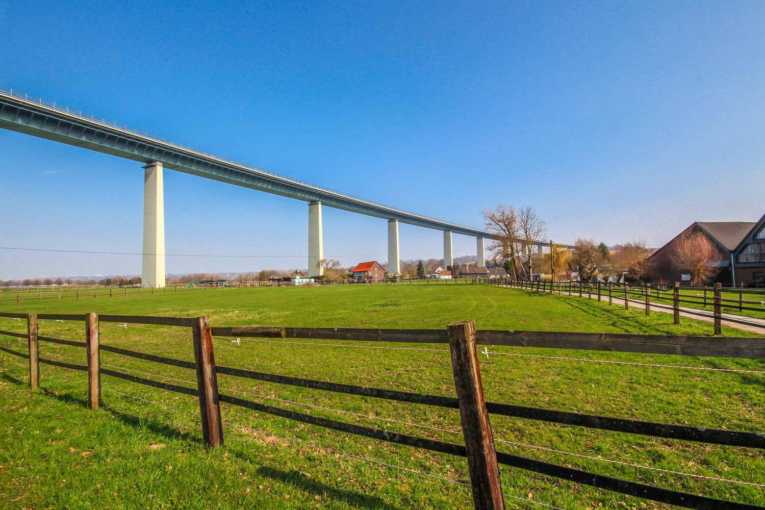 wohnen in mülheim-raadt, wohnnen in muelheim-raadt, Wohnung kaufen in Raadt, Wohnung kaufen in Mülheim, Wohnung kaufen in Muelheim_Ruhrtalbrücke - 1